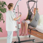Подъемник Invacare Birdie EVO Compact с механической регулировкой колесной базы